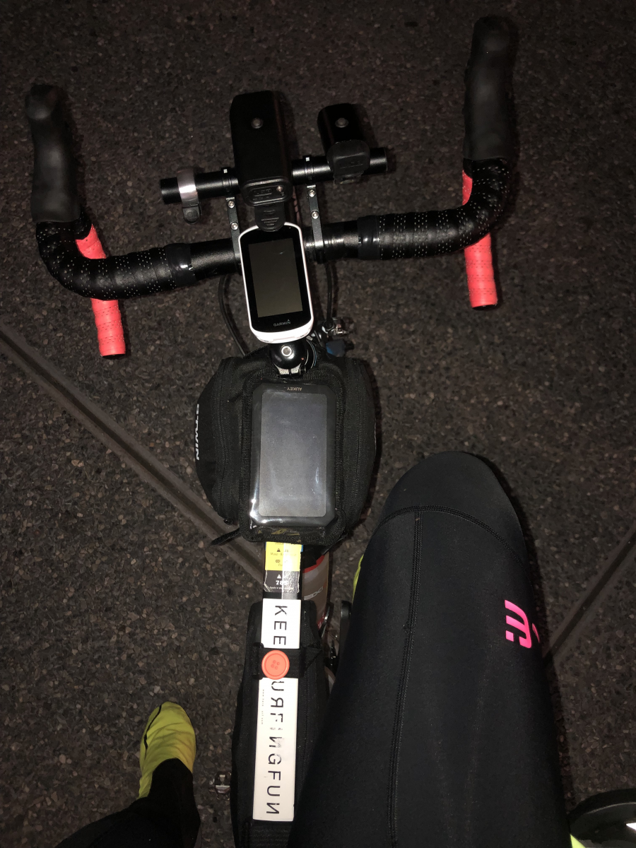 Valérie oranje knoop op fiets (SANOFI)